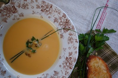 Pumpkin soup with leeks and white wine