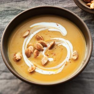 Pumpkin soup with spicy pumpkin seeds