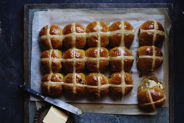 Pumpkin spice hot cross buns