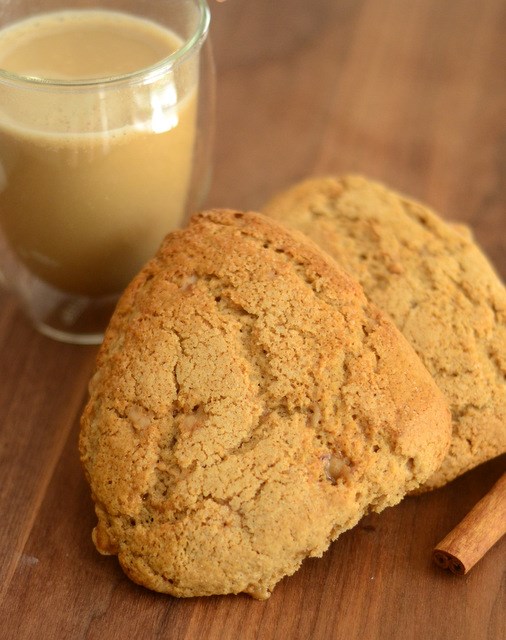 Pumpkin spice latte toffee scones