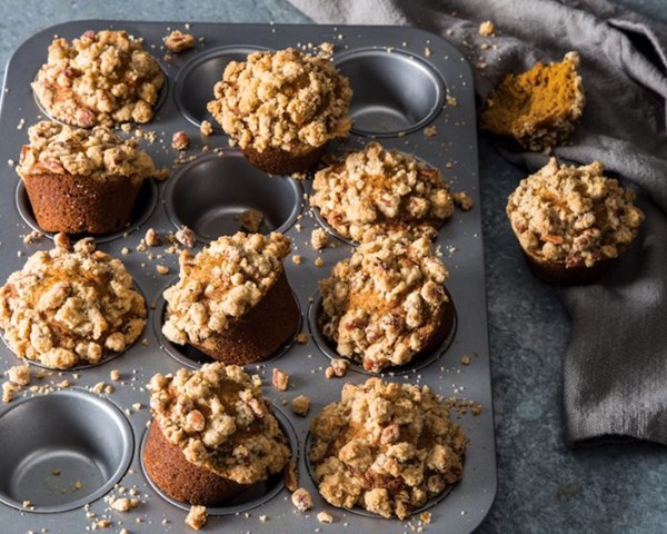 Pumpkin spice muffins with pecan streusel