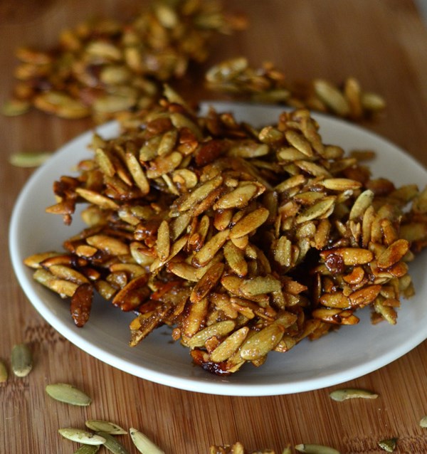 Pumpkin spice pumpkin seed brittle