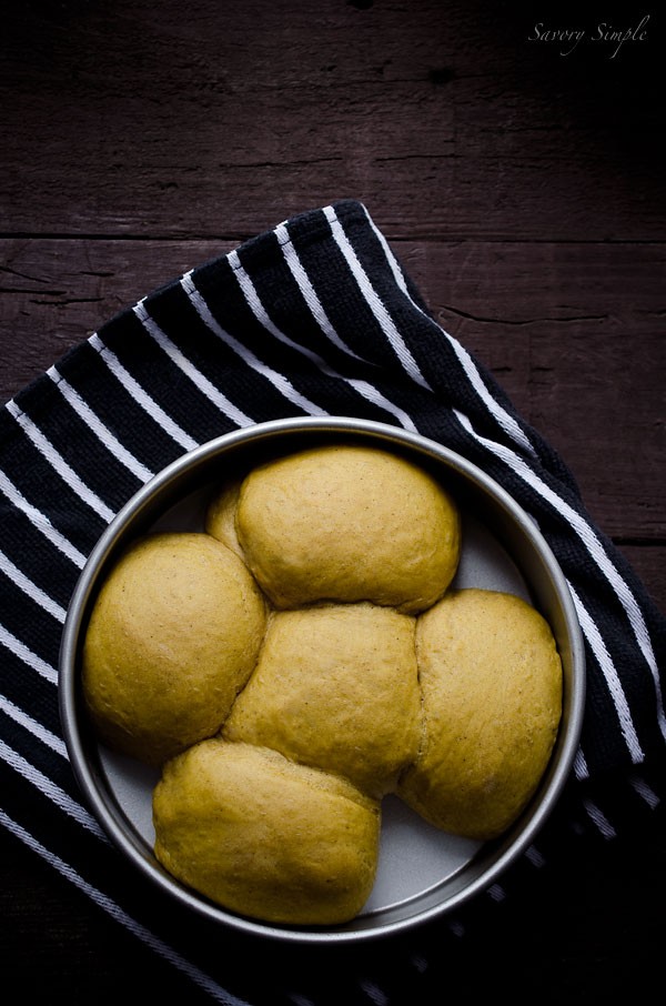 Pumpkin spiced dinner rolls