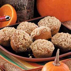 Pumpkin streusel muffins