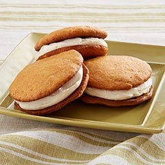 Pumpkin whoopie pies