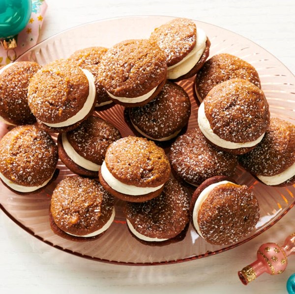 Pumpkin whoopie pies