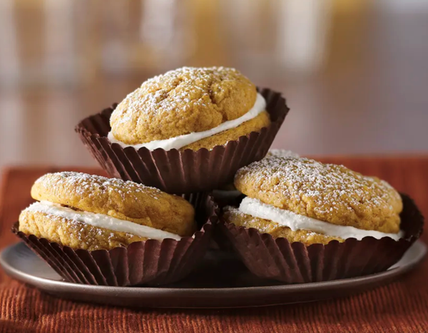Pumpkin whoopie pies