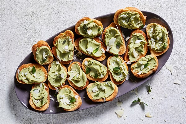 Pureed fava beans with crostini