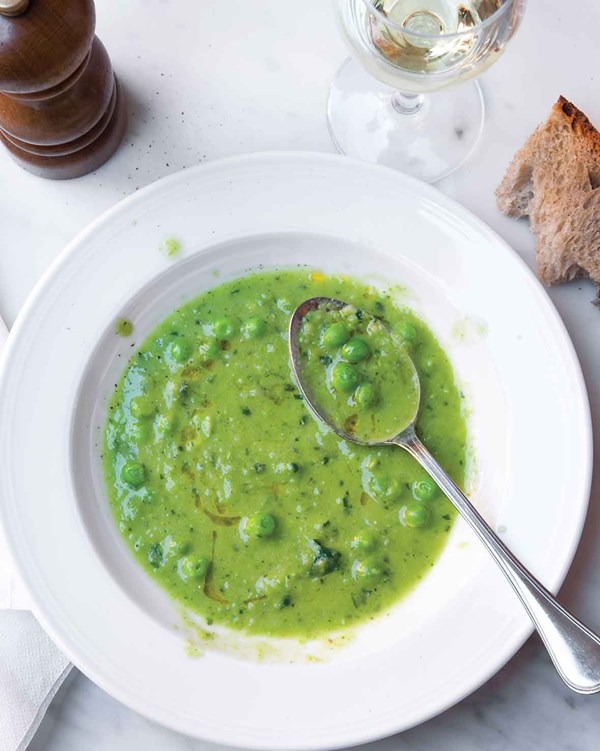 Pureed pea soup with mint (Passato di piselli e menta)