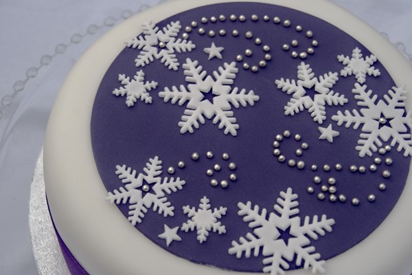 Purple & snowflakes christmas cake