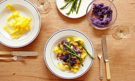 Purple pesto pasta