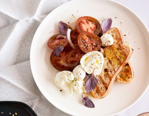 Purple tomato & basil salad