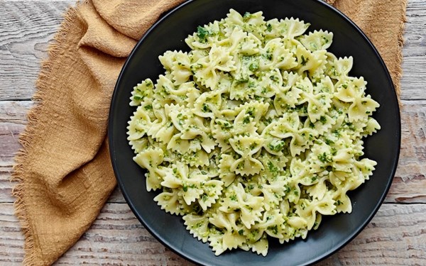 Purslane pesto & farfalle