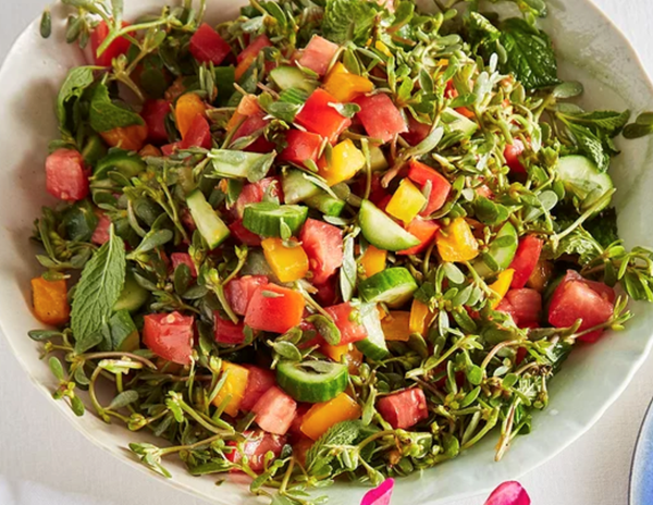 Purslane, tomato & cucumber salad with mint