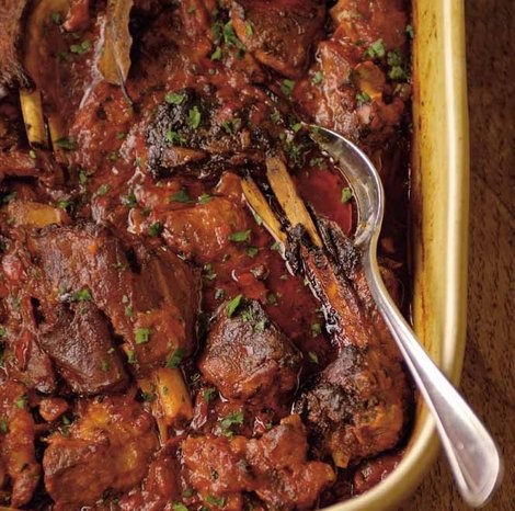 Pyrenees lamb with white wine and paprika sauce (Cordero al chilindrón ...