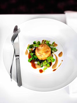 Quail and foie gras cromesquis with braised lentils