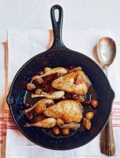 Quail with grapes and pearl onions (Caille aux raisins et petits oignons)