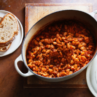Quebecois baked beans with pork