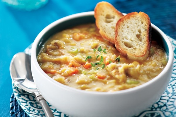 Québécois-style pea soup
