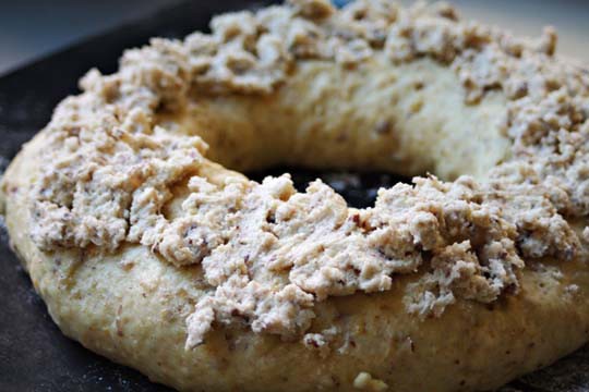 Queen cake with chestnuts and coconut