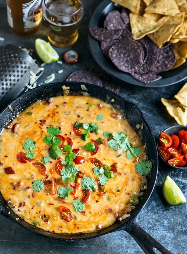 Queso fundido dip