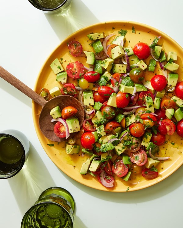 Quick & easy avocado tomato salad