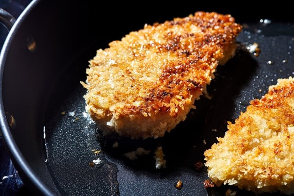 Quick and crispy chicken cutlets
