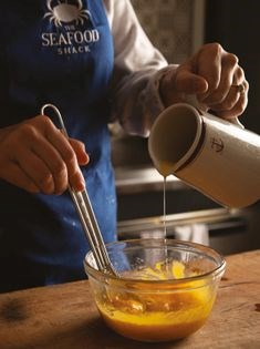 Quick and easy Hollandaise sauce