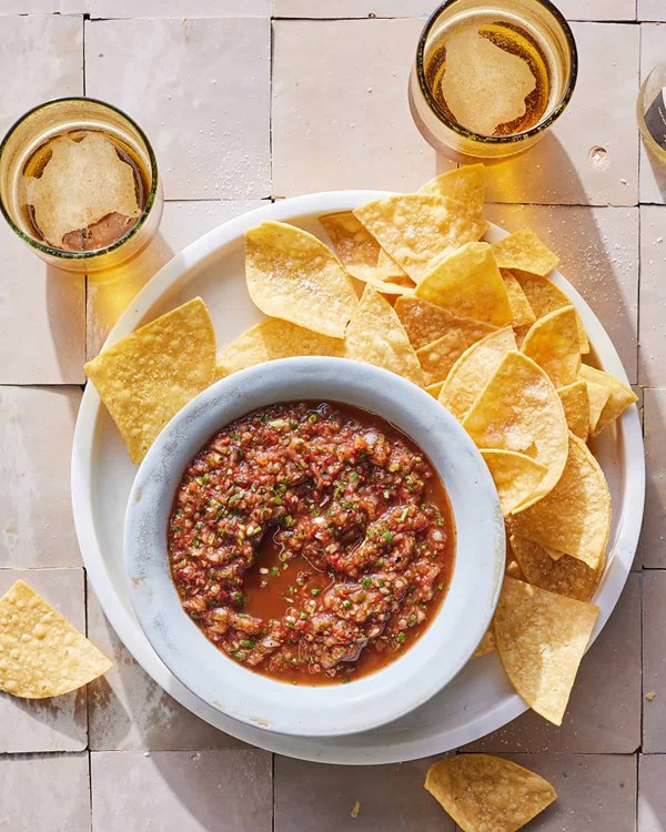 Quick and easy homemade chipotle salsa
