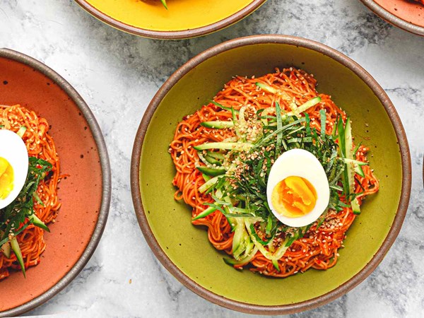 Quick and easy Korean cold noodles (Bibim guksu)