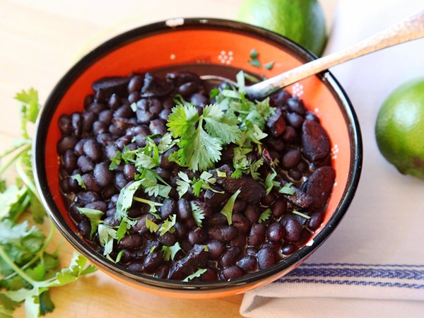 Quick and easy pressure cooker black beans with chorizo