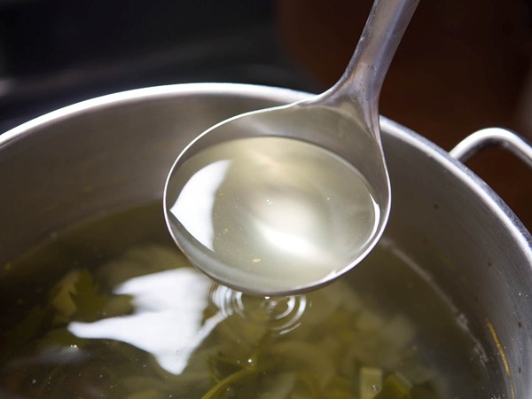 Quick and easy vegetable stock
