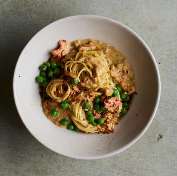 Quick and spicy salmon noodles