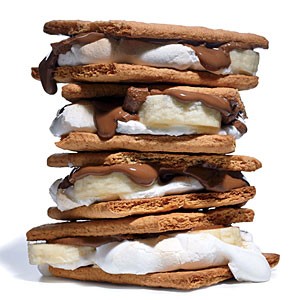 Quick banana and milk chocolate s'mores