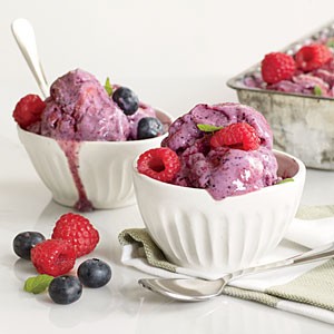 Quick berry frozen yogurt
