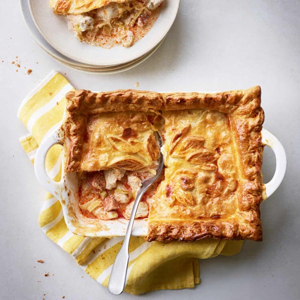 Quick chicken, leek and chorizo pie