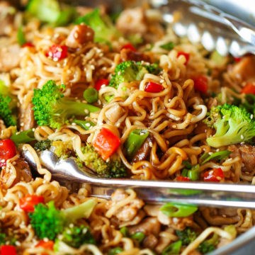 Quick chicken ramen noodle stir fry