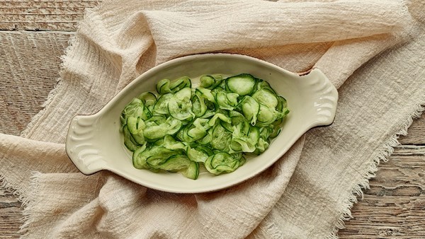 Quick cucumber pickle (Essig gurke)