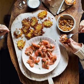 Quick-cured salmon with caramelised apples and mini röstis
