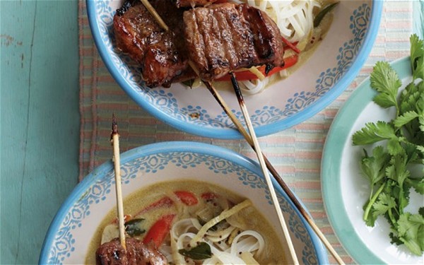 Quick-grilled pork with noodles and coconut broth