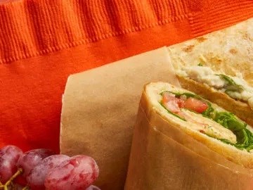 Quick hummus and quinoa wraps