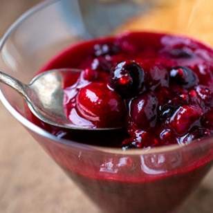 Quick mixed berry pancake sauce