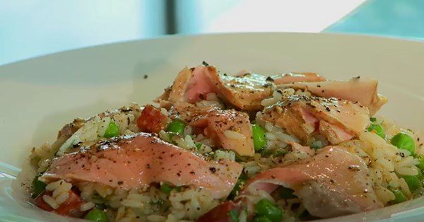 Quick paella with hot smoked salmon