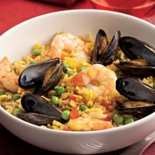 Quick paella with shrimp and mussels
