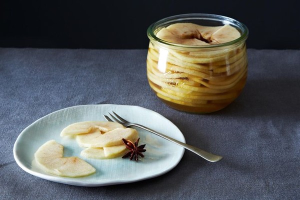 Quick pickled apples