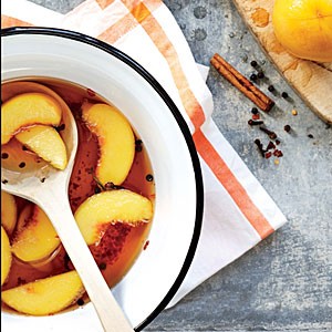 Quick pickled peaches