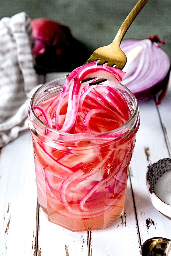 Quick pickled red onions