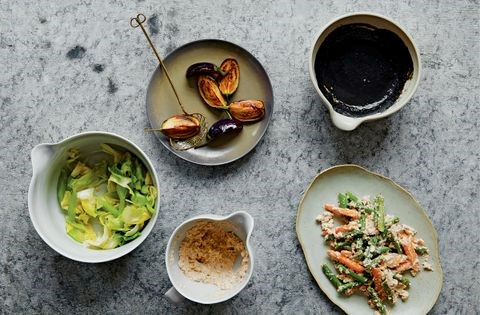 Quick pickled salad with cabbage (Asazuke)