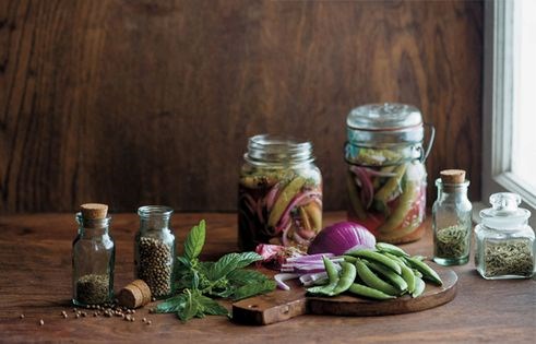 Quick pickled sugar snap peas with mint