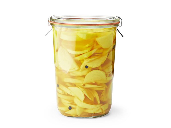 Quick pickled turmeric turnips